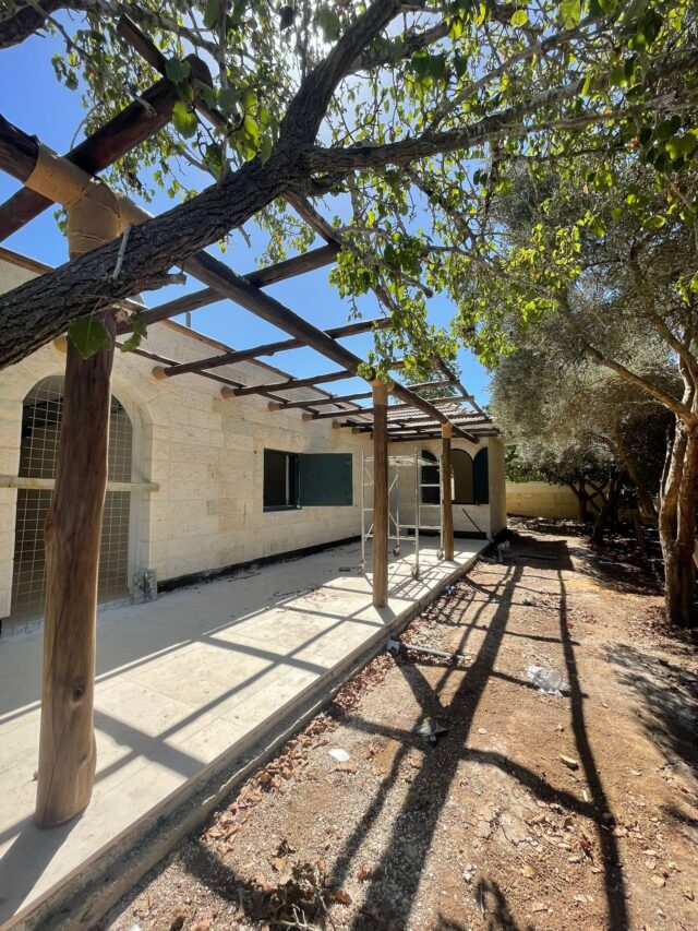 Unique-woodwork-img-1-640x853