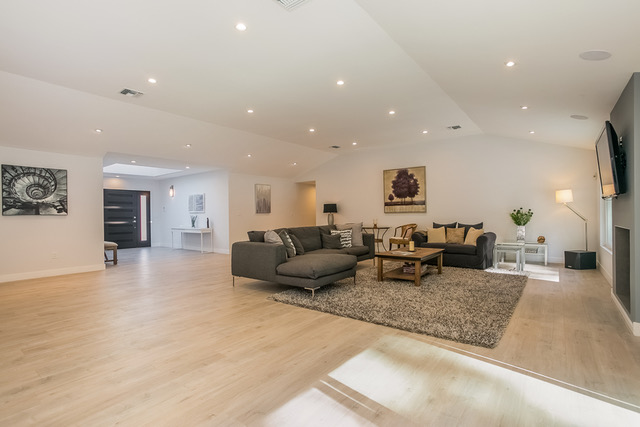 008-Living_Room-3456641-small copy