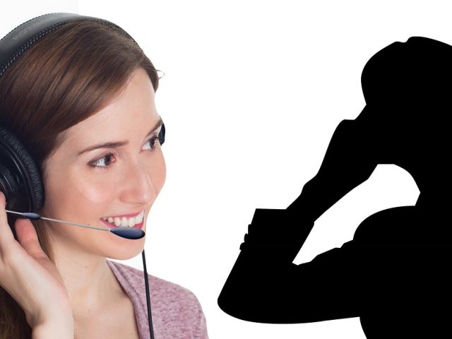 Inbound vs. Outbound Call Centers: What’s the Difference?